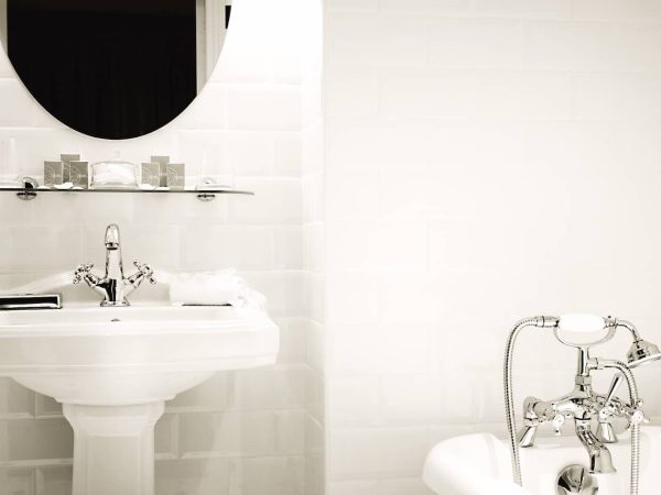 salle de bain de la suite à l'hôtel de la Maison d’Anthouard - Ecully